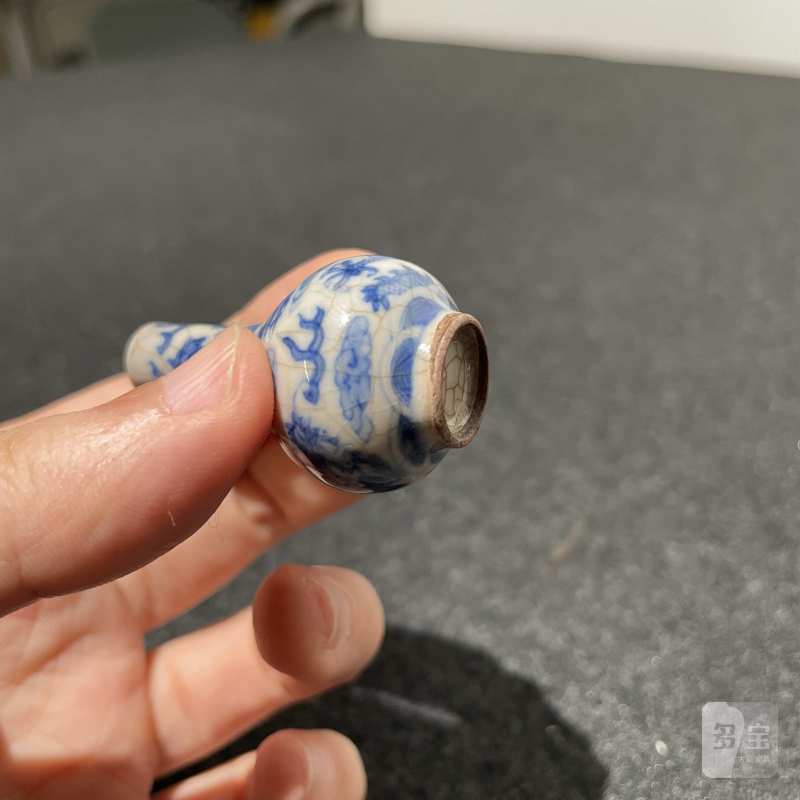 清嘉庆 浆胎青花云龙纹瓶 - 图7